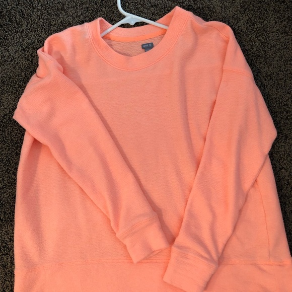 Runs very large. Fits like a small! - Picture 3 of 3